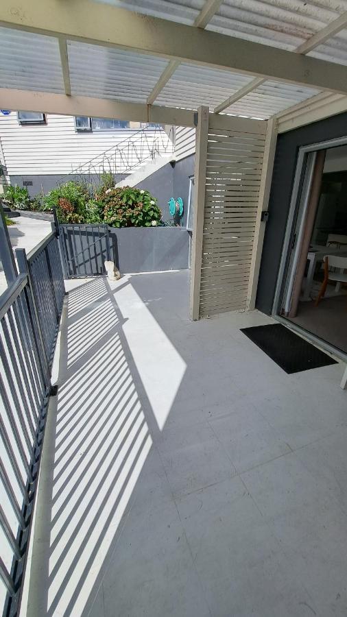 Family Friendly 3Br Flat - 3Min Walk To The Beach - Self Contained Окленд Экстерьер фото